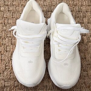 ALO Yoga Women’s White Sneakers
